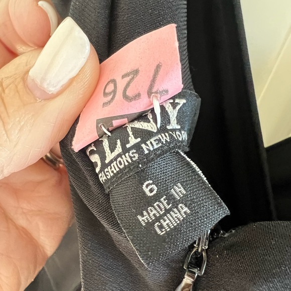 Size 6 black and green. Perfect for Christmas. - Picture 3 of 3